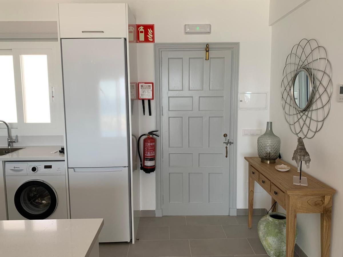 Apartamento En Playa Santo Tomas Эс-Миджорн-Гран Экстерьер фото